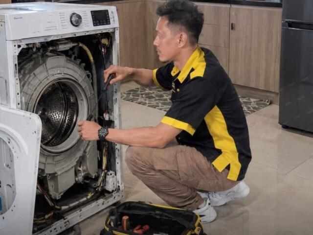 Mesin Cuci Goyang Kayak Gempa? Ini Penyebab Sebenarnya yang Bikin Kaget!